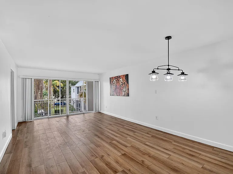 1505 Crescent Cir #B24 — Photo 13