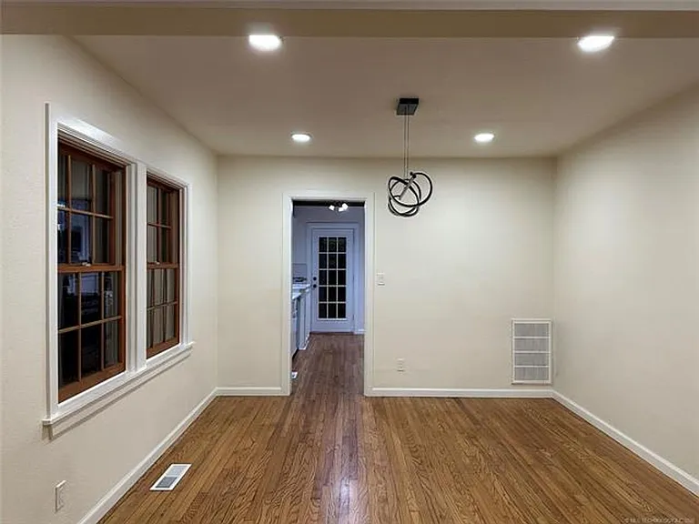 1235 S Gary Pl — Photo 22