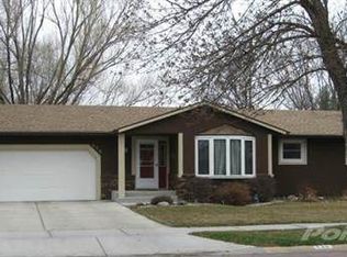 620 E 13th Ave, Mitchell, SD 57301