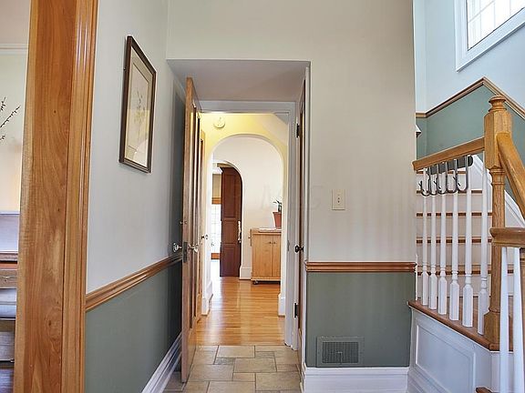 3rd image of 381 S Drexel Ave
