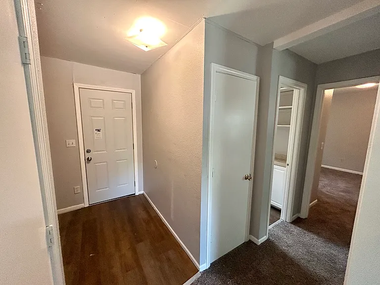 8255 Lakeview Dr — Photo 6