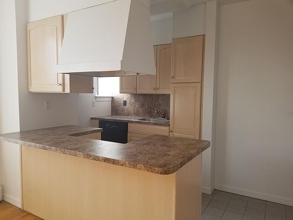 2nd image of 25 W Broadway APT 103