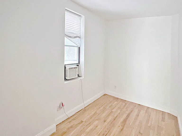 333 W 19th St #1F — Photo 5