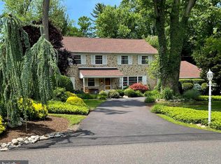 2150 Lincoln Dr, Huntingdon Valley, PA 19006