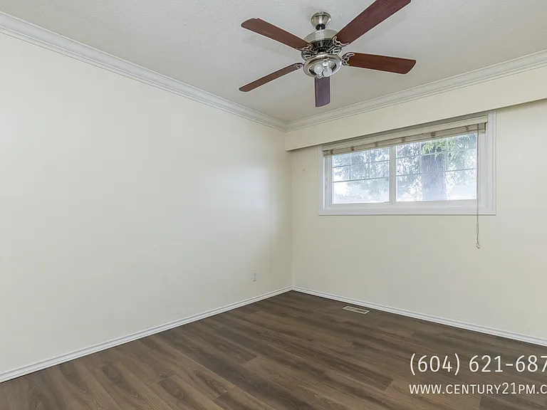 2088 Majestic Cres #UPPER — Photo 14