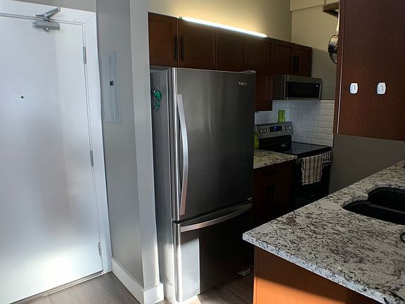 5th image of 8026 Franklin Ave #304