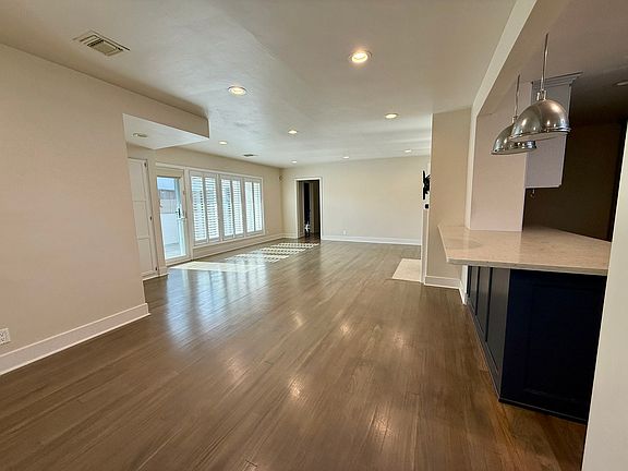 5th image of 9727 Horner St