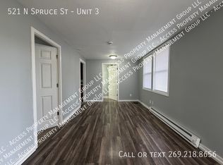 521 N Spruce St #3, Vicksburg, MI 49097