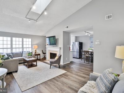 1106 Huntmaster Ter NE UNIT 302, Leesburg, VA, 20176