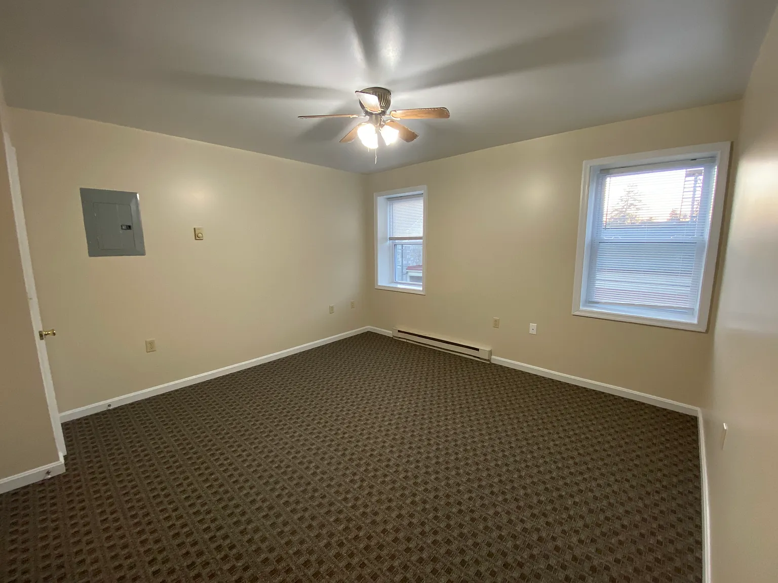 2 bed, $1,100 — Photo 2