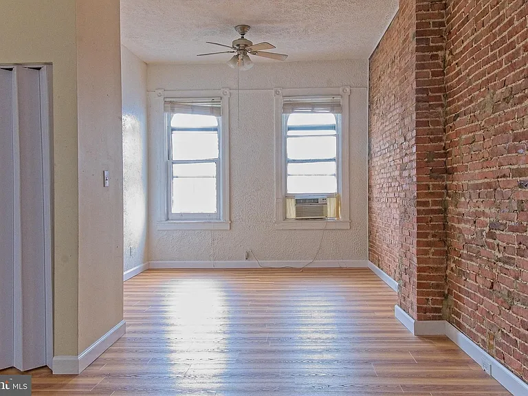 1735 Park Ave #3 — Photo 3