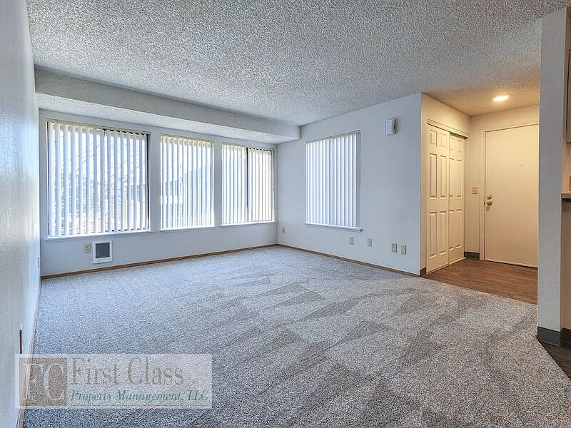 2 bed, 1.0 bath, 950 sqft, $1,445 — Photo 2