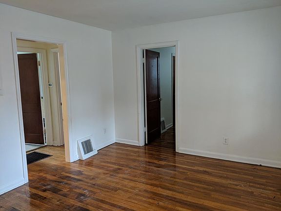 5th image of 8 N Duchesne Dr