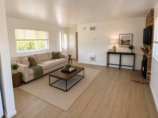 1300 Clarke St #C — Photo 1