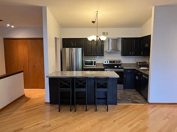 5th image of 363 Pinewood Cir #92