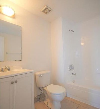 5th image of 700 Euclid Ave APT 301