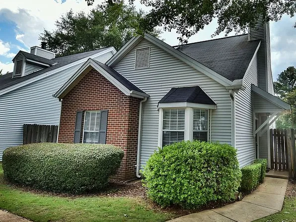 2806 Swallow Ln, Northport, AL 35476
