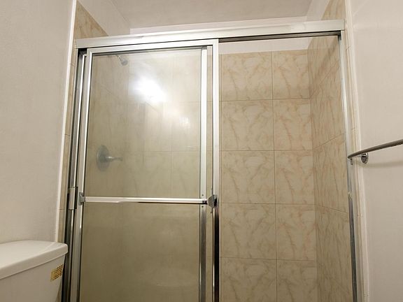 2nd image of 420 E 17th St
