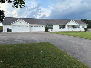310 Apple Gate Ln, Buckhannon, WV 26201
