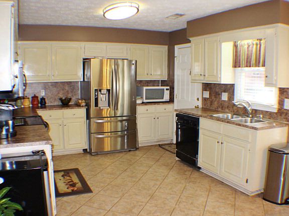 4th image of 574 Lee Road 508