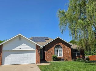 719 Becky St, Willard, MO 65781
