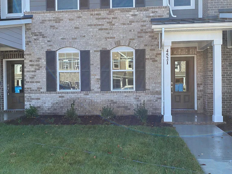 4521 Sardius Dr — Photo 2