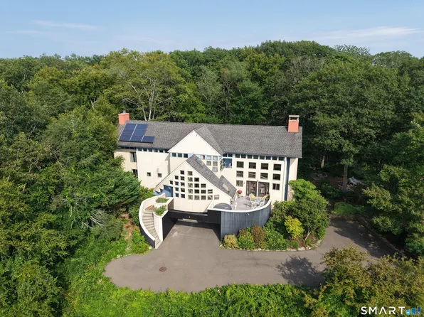 607 Lake Drive, Guilford, CT 06437