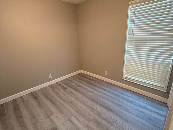 5th image of 103 Donegal Way APT D
