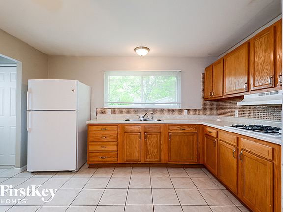 4th image of 2540 Yorkshire Dr