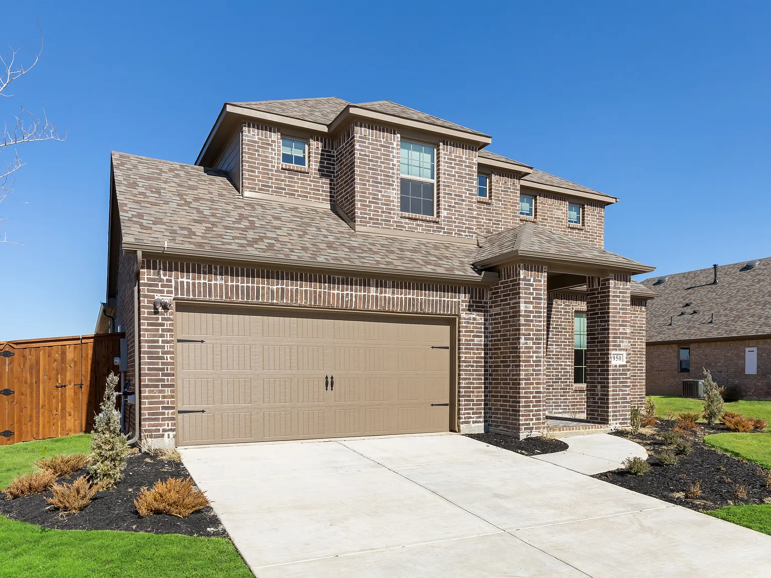 4 bed, 2.5 bath, 2599 sqft, $9,720 — Photo 2
