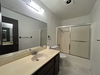 570 Peach St #11 — Photo 6