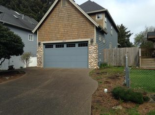1967 NW 37th St, Lincoln City, OR 97367