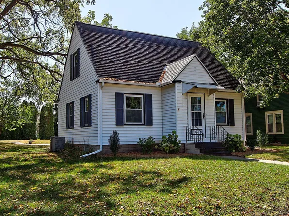 207 Mill St W, Cannon Falls, MN 55009