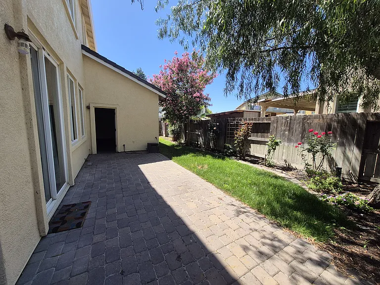 1265 W Springer Dr — Photo 4