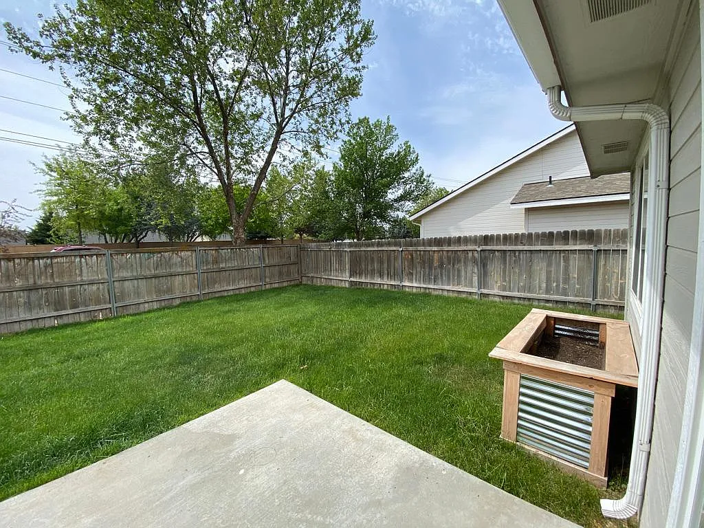 N Lyonsdale Pl, Nampa — Photo 4