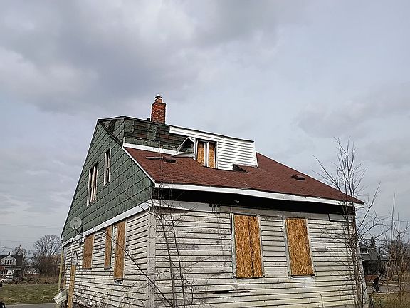 3rd image of 14230 Saratoga St