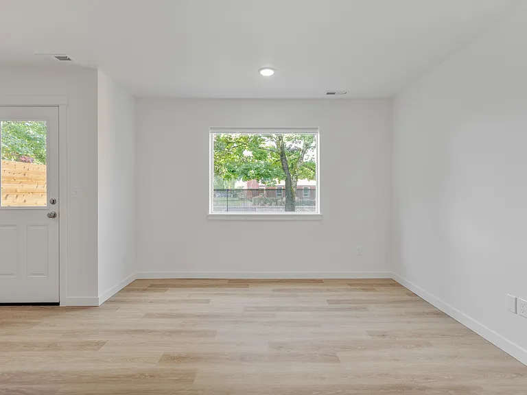 2711 Niki Ln — Photo 14