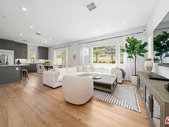 4th image of 19254 Blackthorn Dr