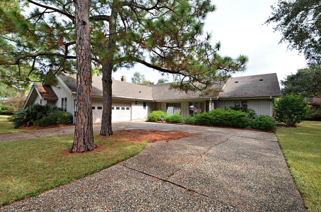 1st image of 3938 Chandelle Ln