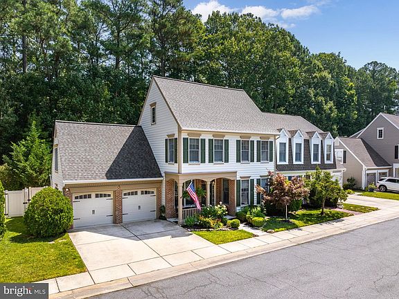 2nd image of 28413 Pinehurst Cir
