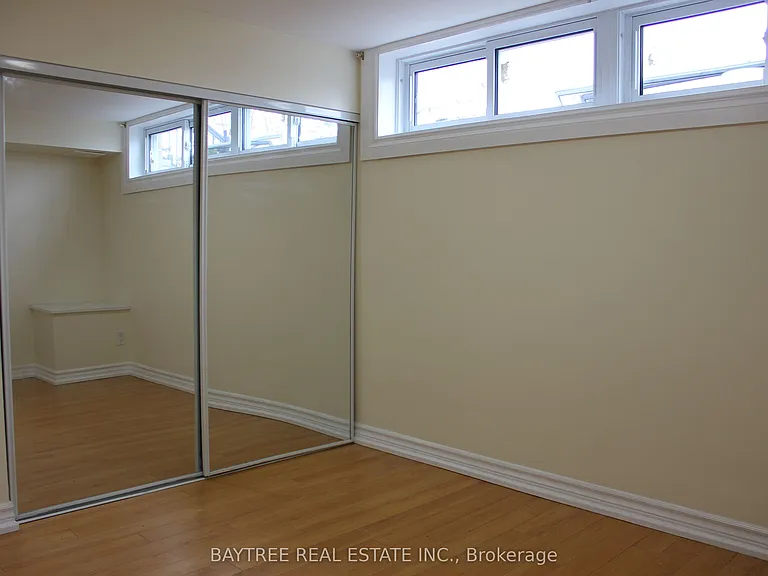 226 Beechy Dr #LOWER — Photo 15