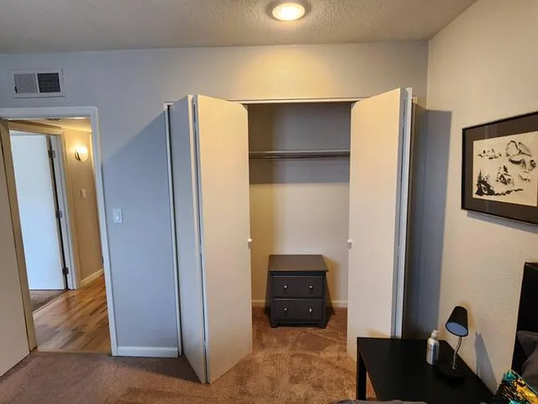 1702 W Tuckey Ln #201 — Photo 11