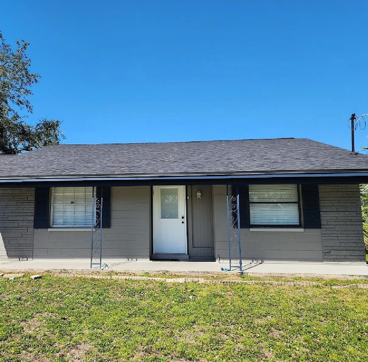 7334 Filbert Ln — Photo 2
