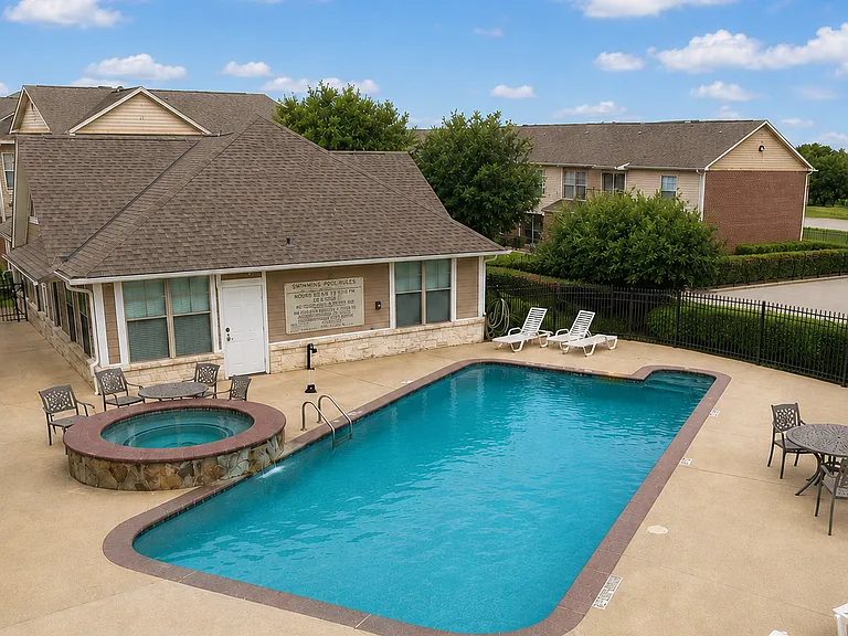 Community Pool & Clubhouse