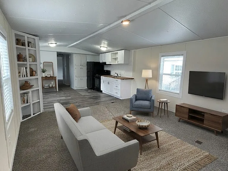 73 Ashley Cir #27 — Photo 4
