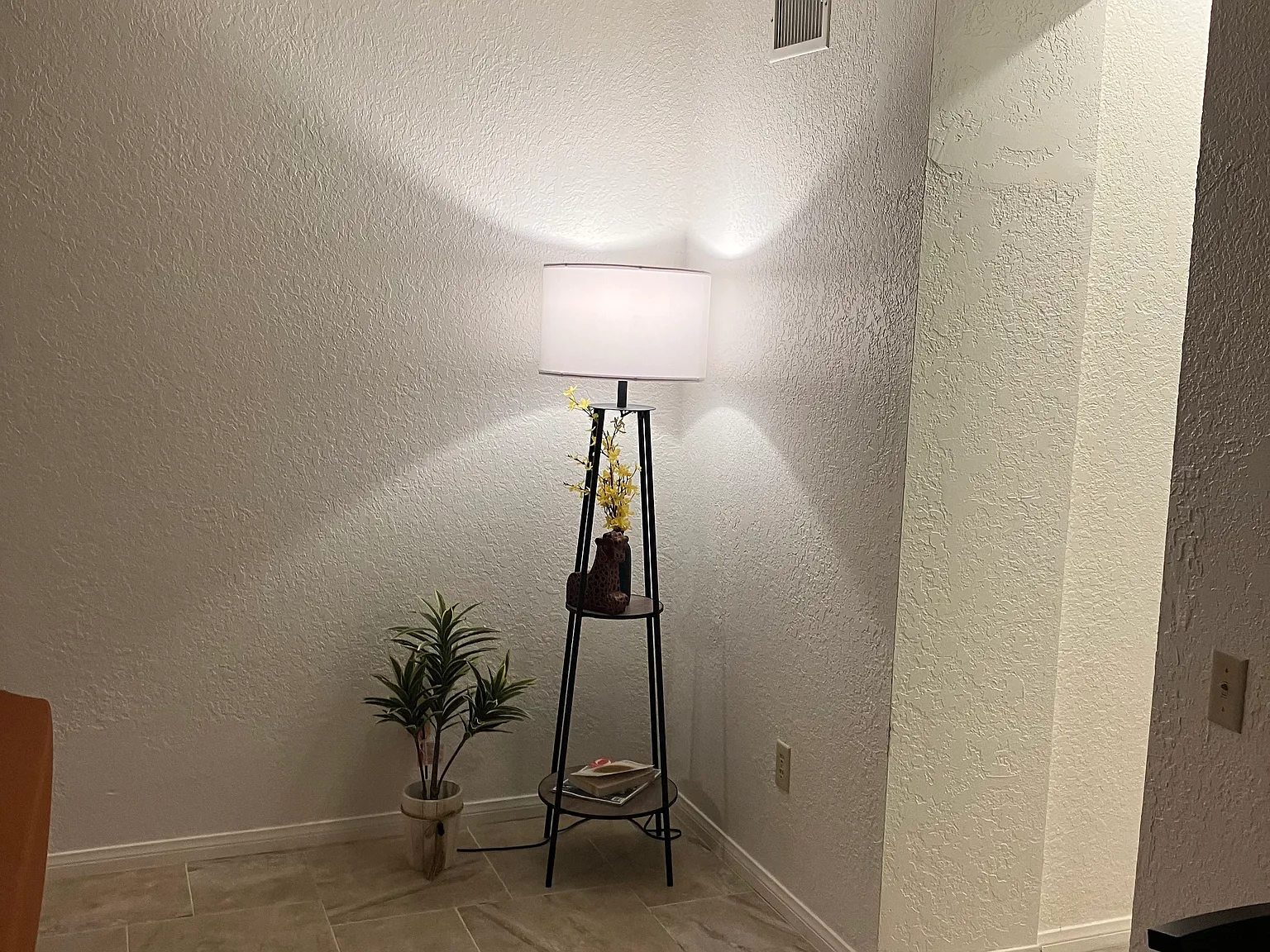 1 bed, 850 sqft, $2,490 — Photo 4