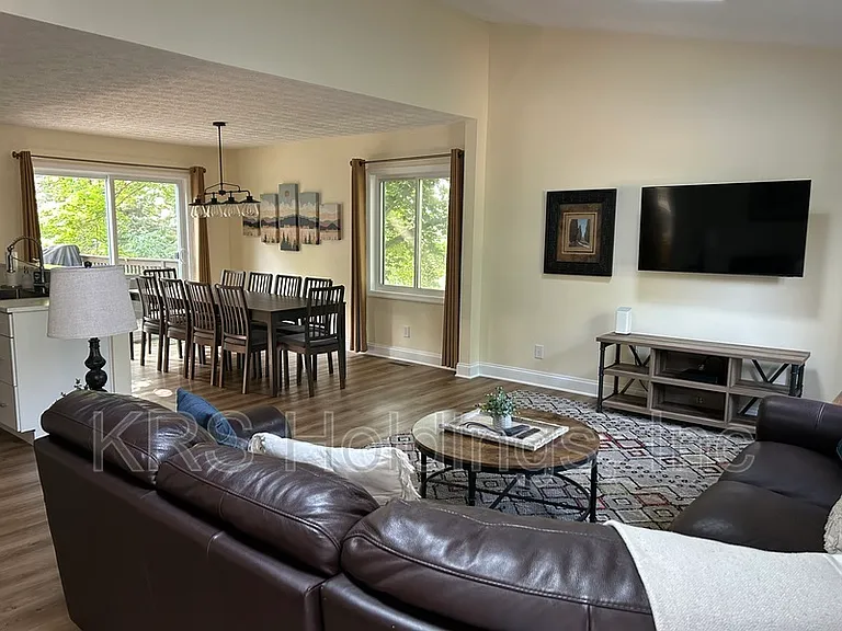 2030 Hawksbill Rd — Photo 3