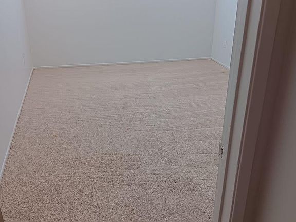 4th image of 217 Craig Ct #B