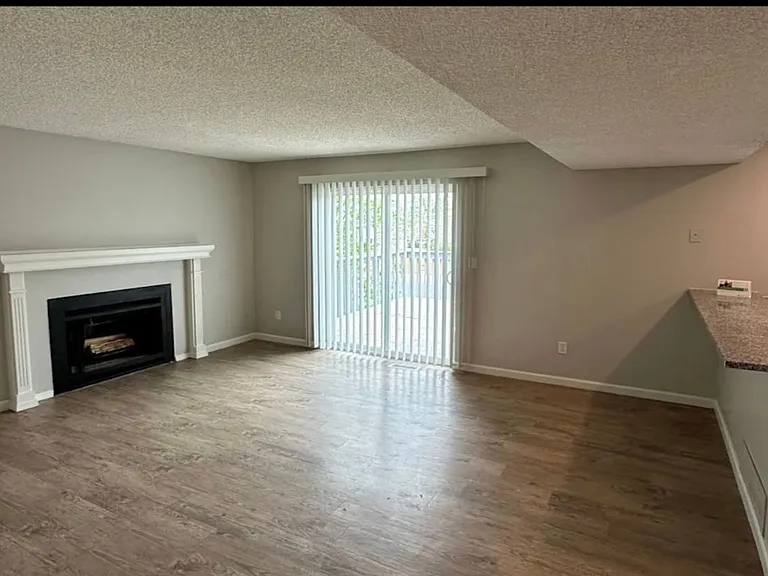 752 Cross Bow Ln — Photo 2