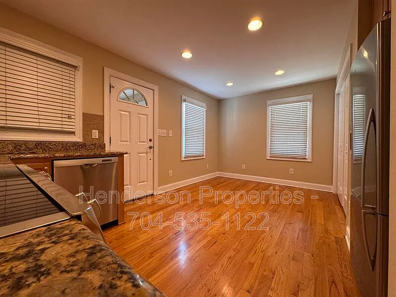 2 bed, 1.0 bath, 841 sqft, $1,485 — Photo 3